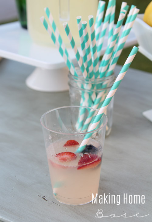 Outdoor Drink Station and MORE summer ideas #summercelebration