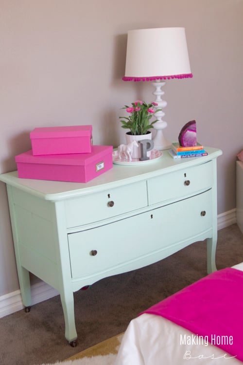 Decorating A Small Bedroom For A Little Girl