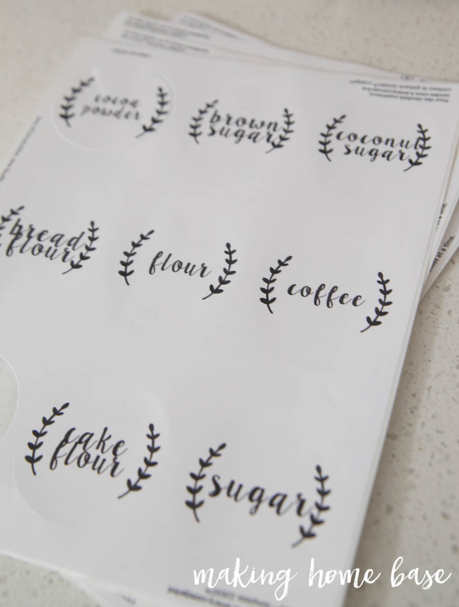 Organized Pantry With Labels-4