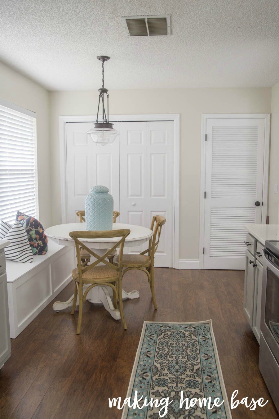 breakfast nook - DIY window bench with storage