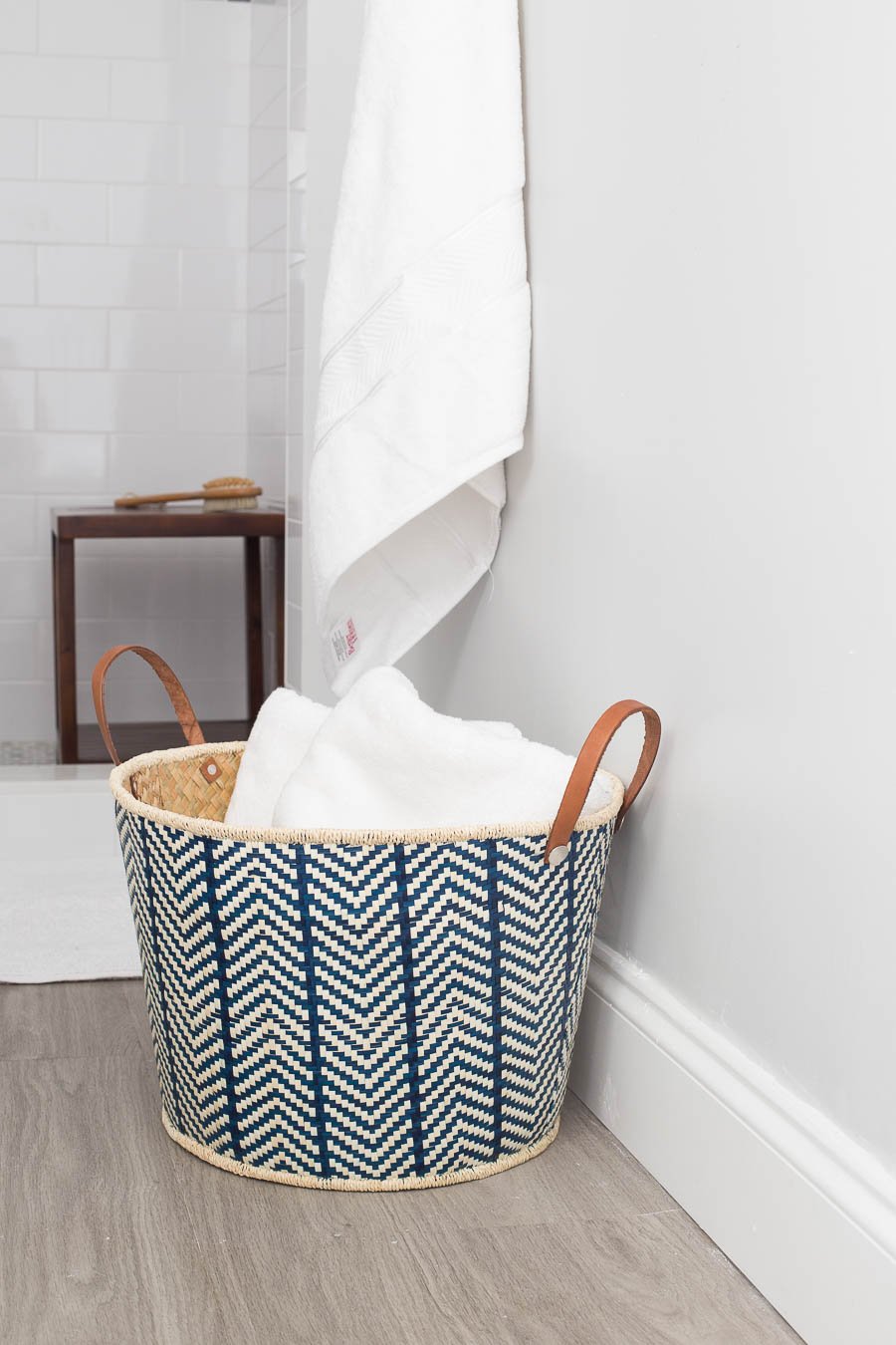 Bright and Fresh Bathroom Makeover