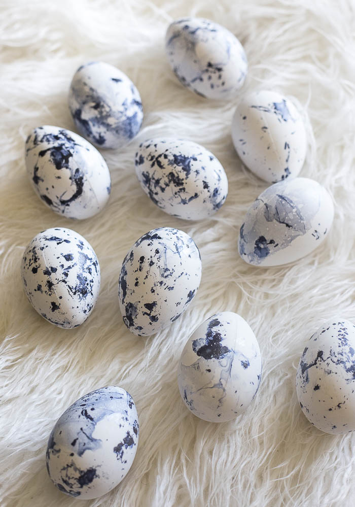 Easter Egg Ideas – Splatter Painted Easter Eggs
