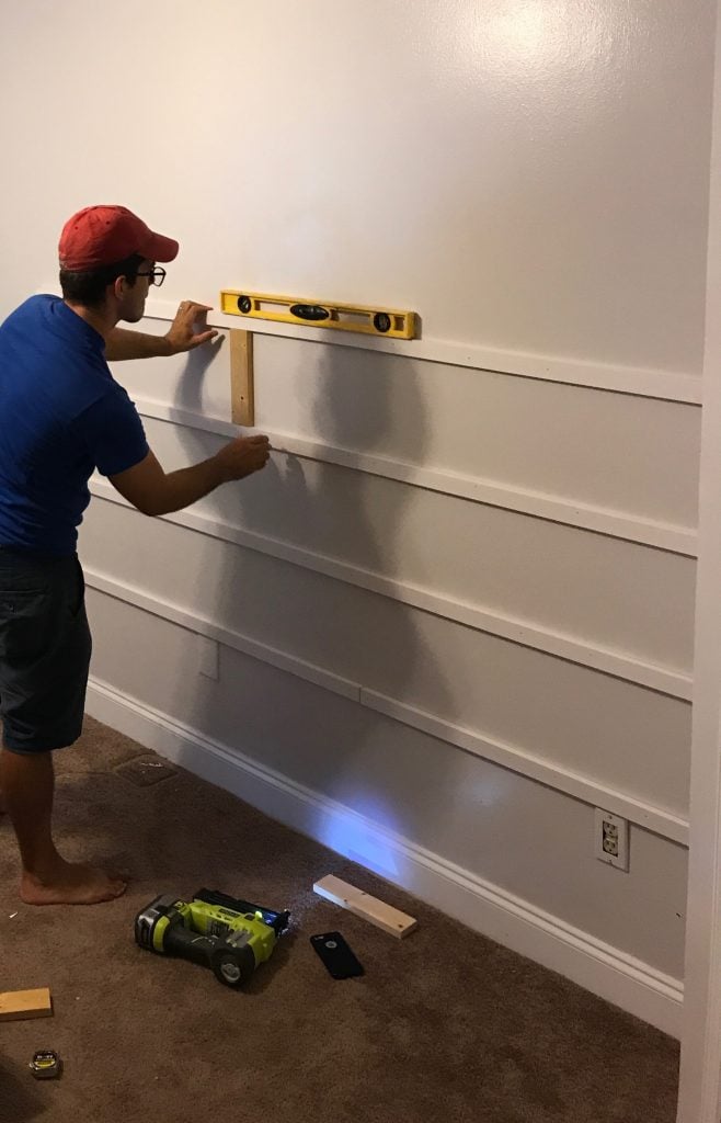 How to install a board and batten accent wall - tutorial for a horizontal board and batten accent wall
