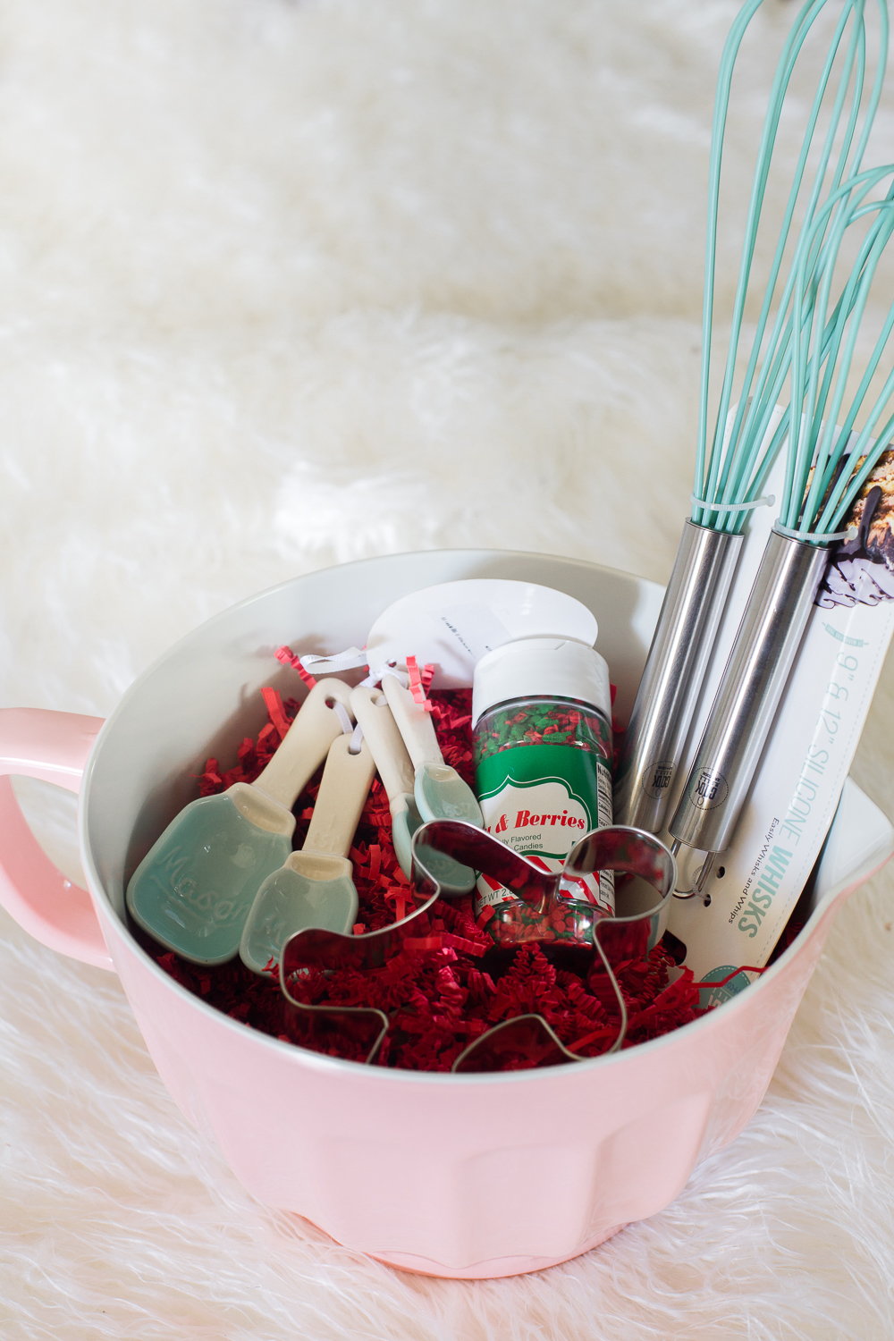 5 Crazy Cheap Christmas Gift Baskets From the Dollar Store Under $10