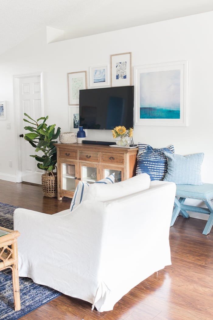 Tips for creating a gorgeous TV gallery wall