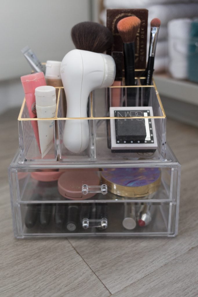 How to store makeup - makeup organization ideas