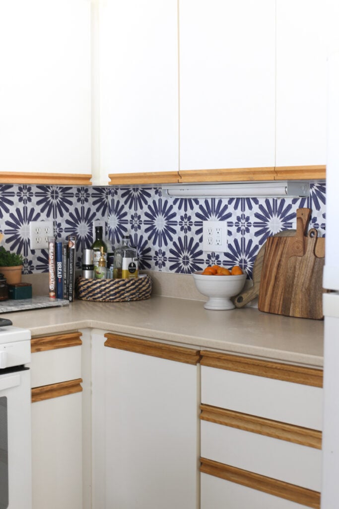Beautiful Peel and Stick Backsplash - it's FAUX. How to install a peel and stick backsplash. Great for renters!