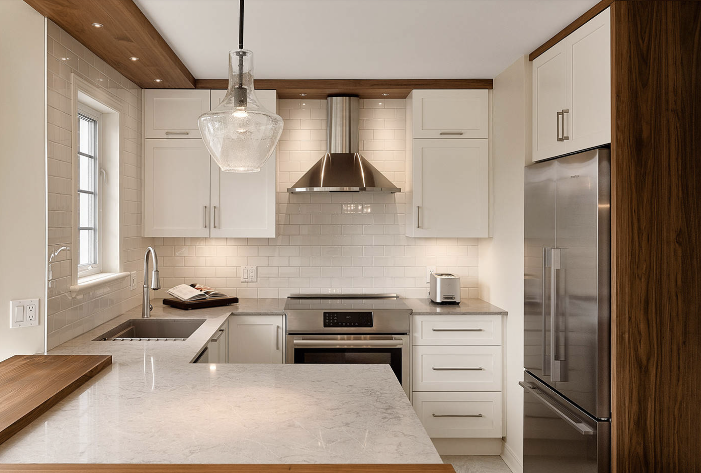 24 Backsplash Ideas for White Kitchen