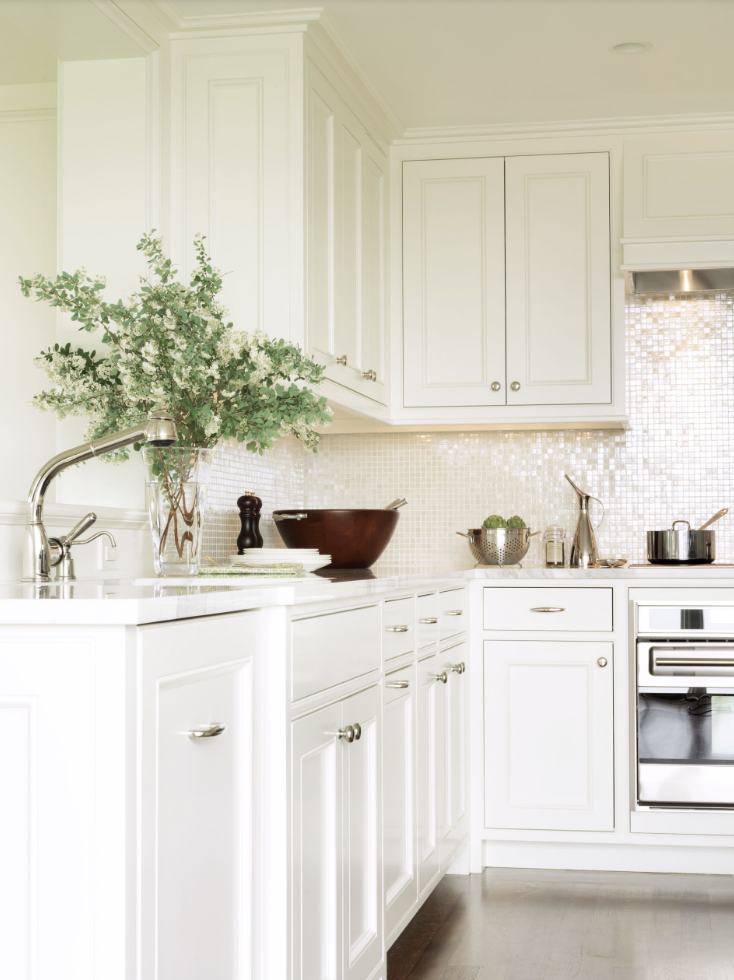 white kitchen backsplash mother of pearl