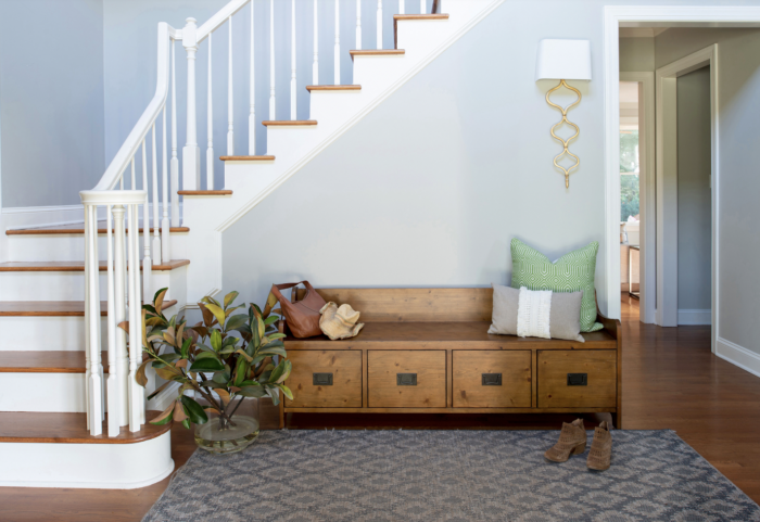 Entryway Bench With Storage: Practical Ideas for Organizing Your Foyer