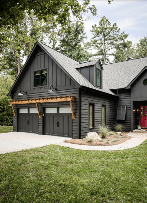 Black Houses Modern and Stylish Black Painted Houses