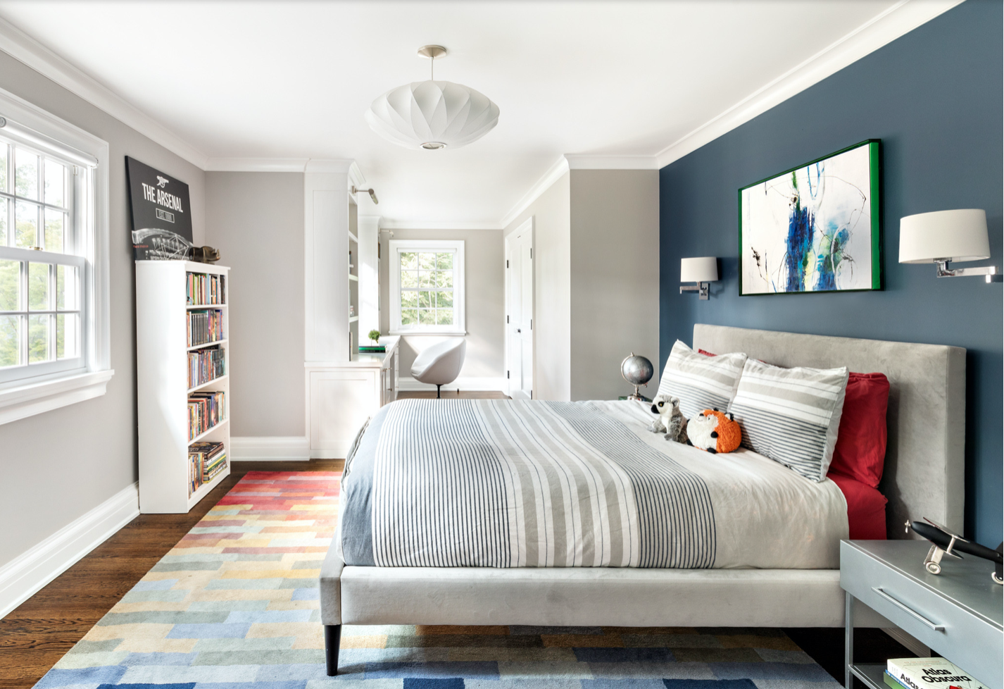 Navy Blue Accent Wall: Design Inspiration