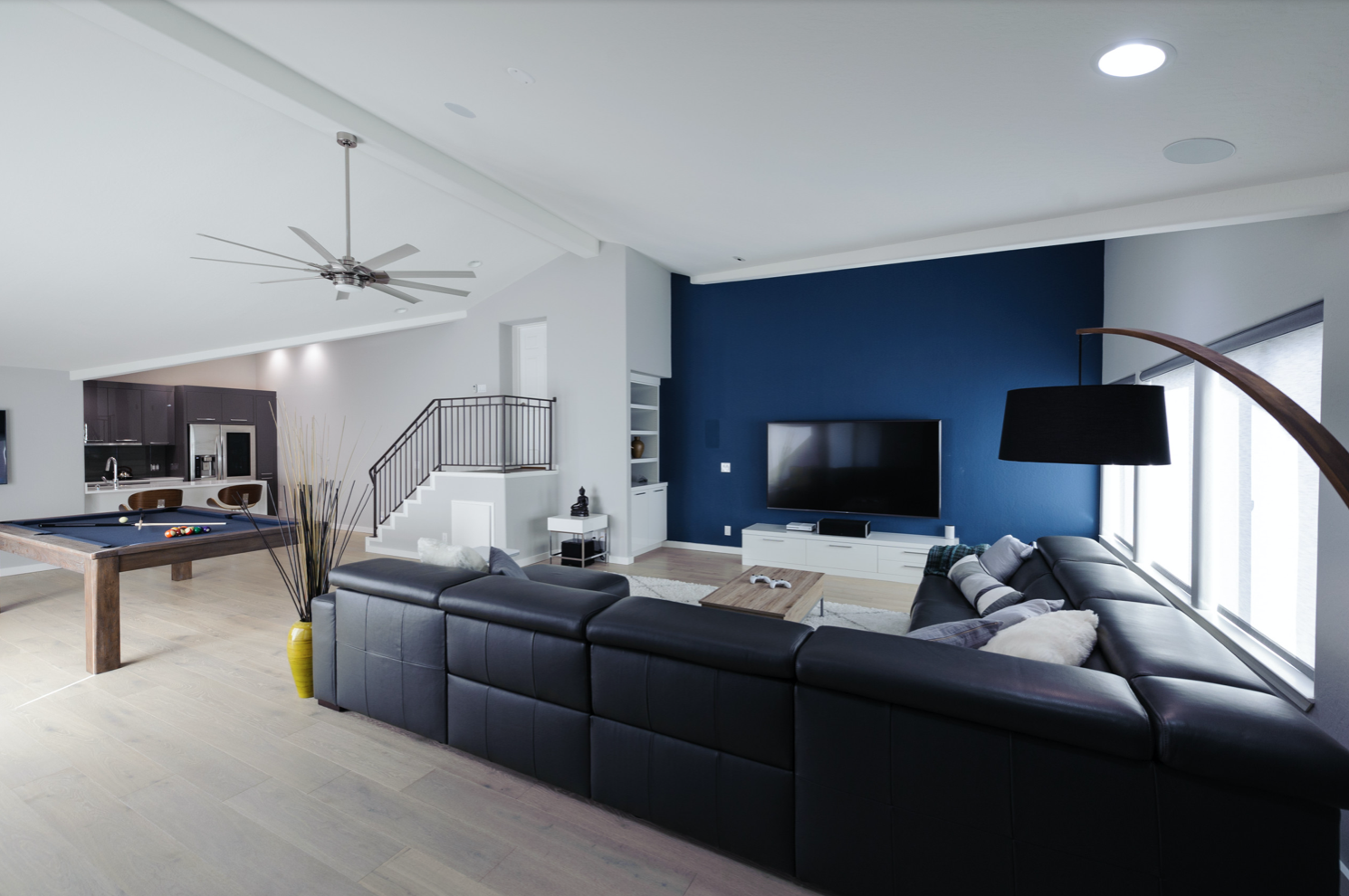 Navy Blue Accent Wall: Design Inspiration