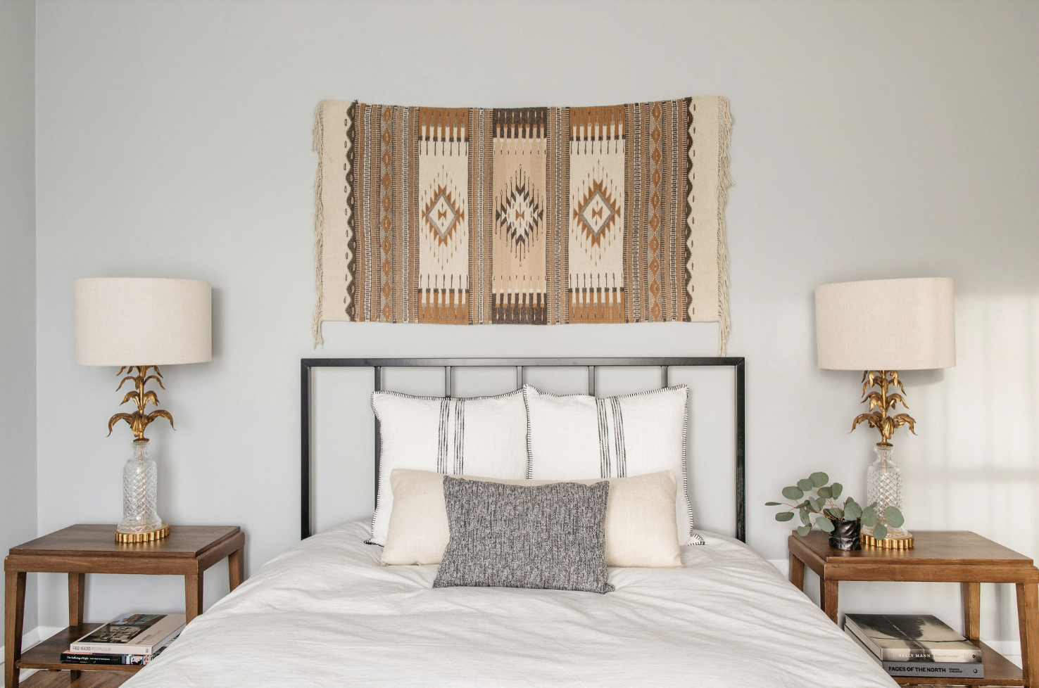 Transform Your Space with These Above the Bed Wall Decor Ideas