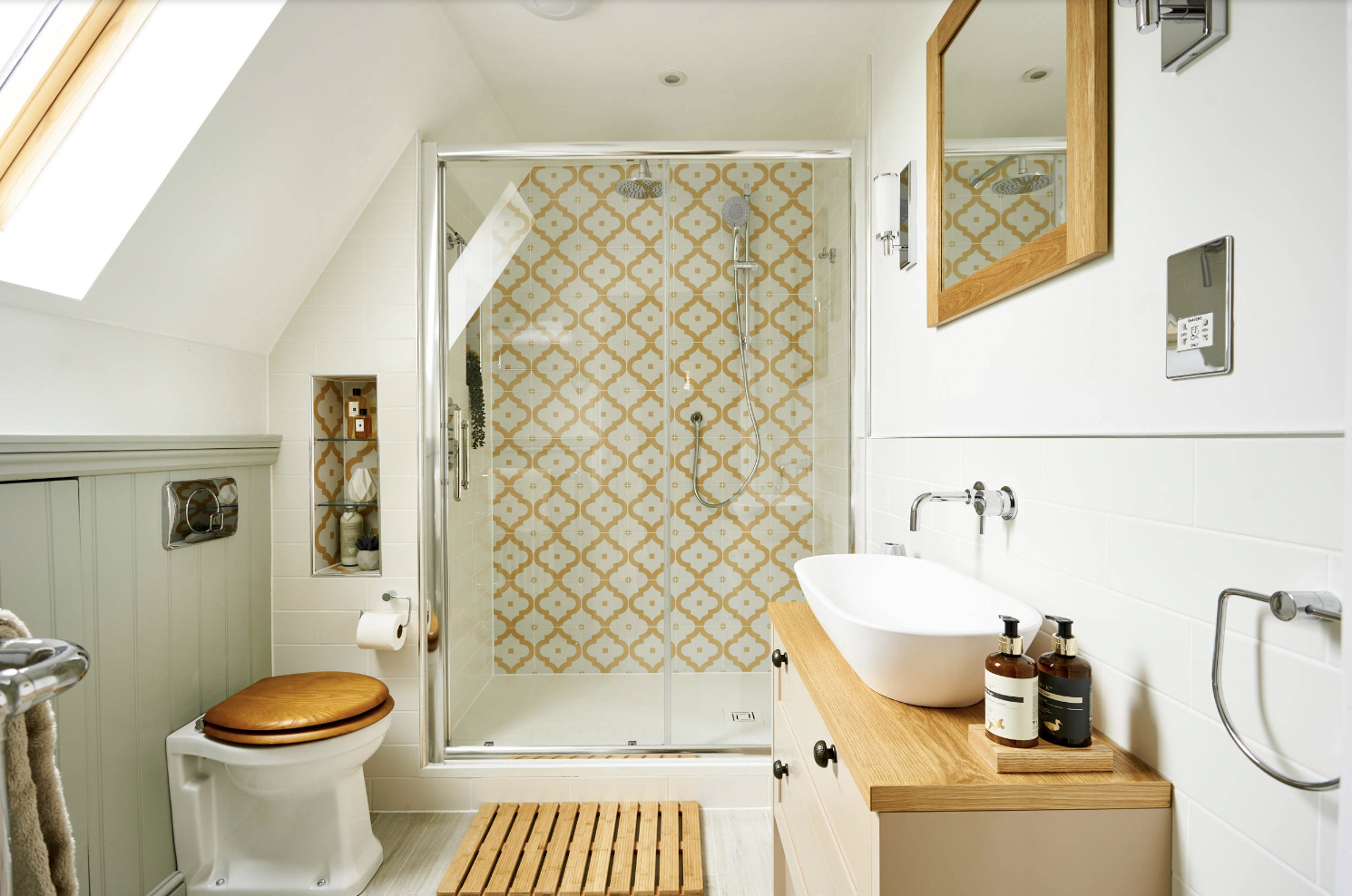 Cool and Colorful Shower Tile Ideas